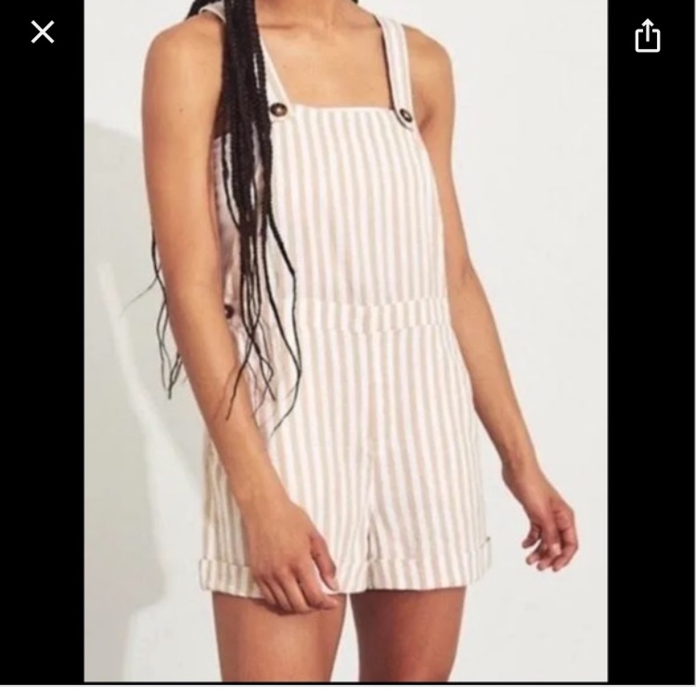 TAN & WHITE STRIPED HOLLISTER CANVAS OVERALL SHORTS 🩳